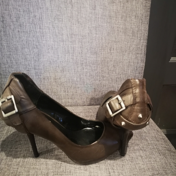 Vera Wang shoes - Picture 3 of 3